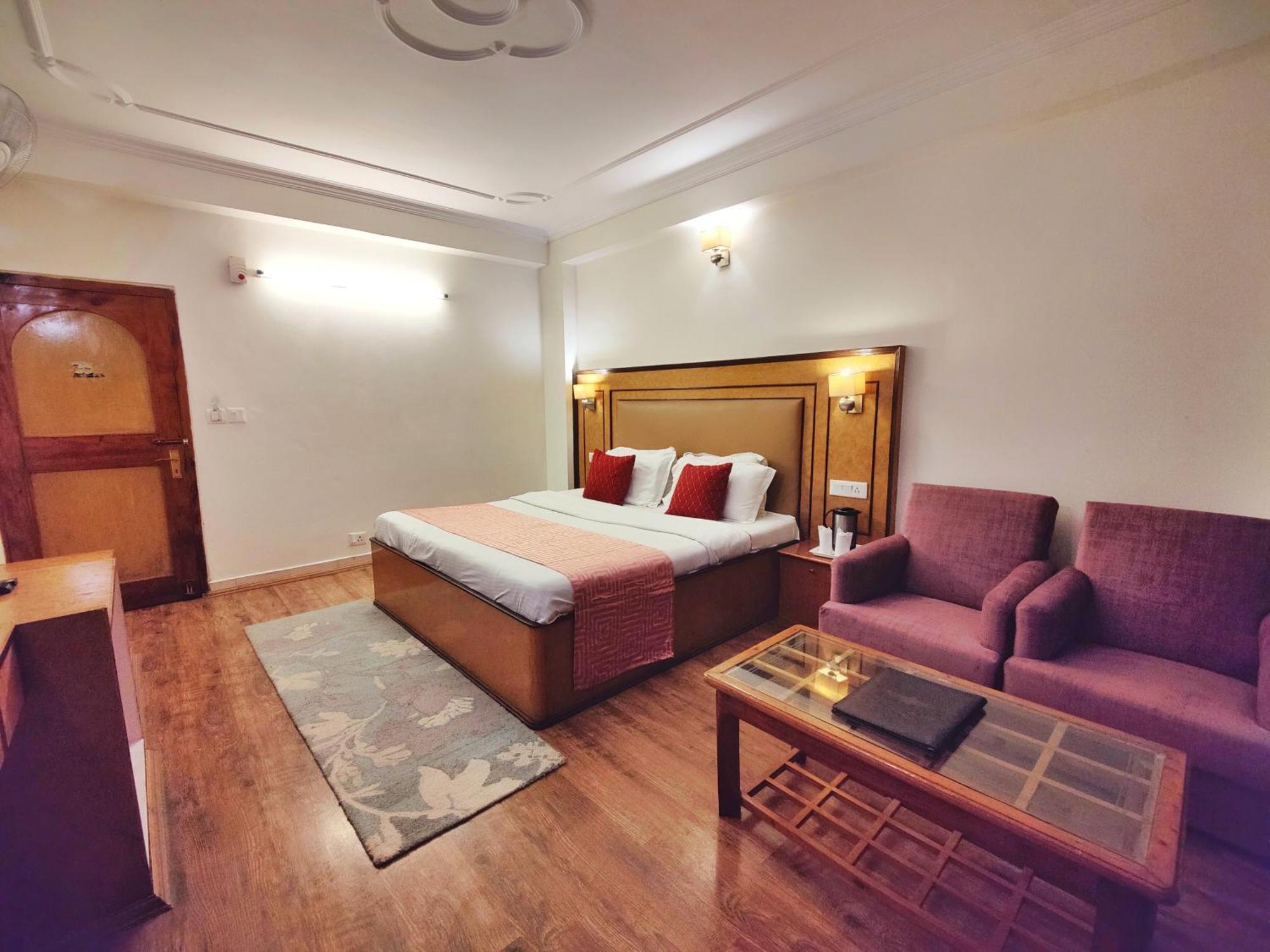 Surya International Hotel Manali Near Mall Road Exteriér fotografie