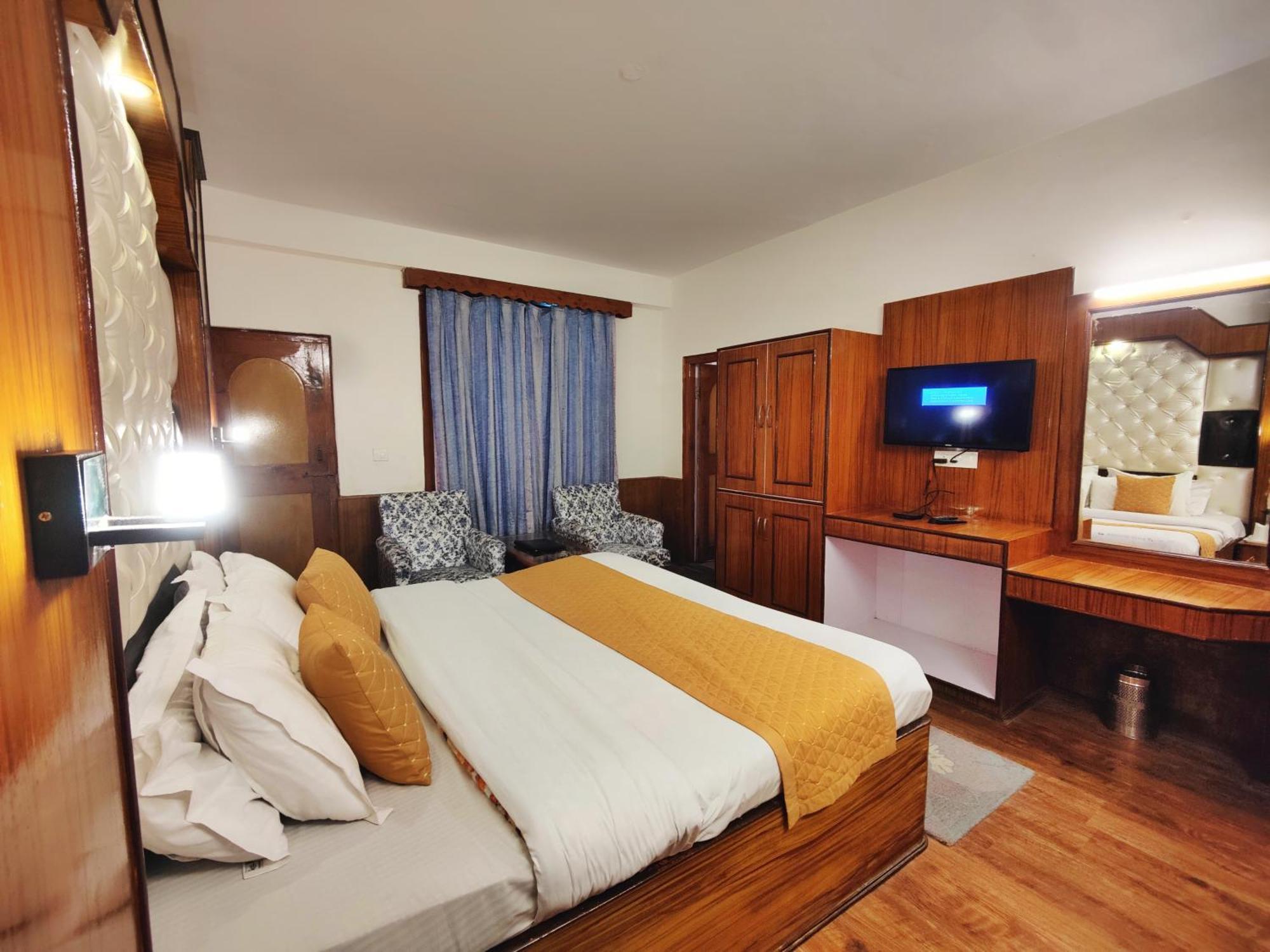 Surya International Hotel Manali Near Mall Road Exteriér fotografie