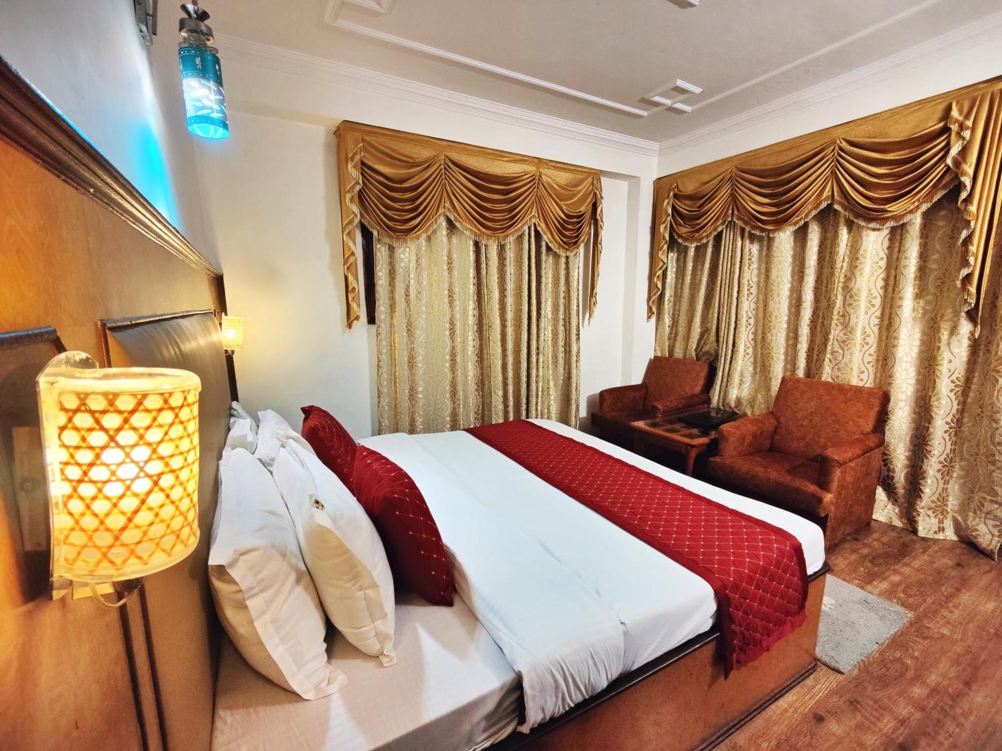 Surya International Hotel Manali Near Mall Road Exteriér fotografie