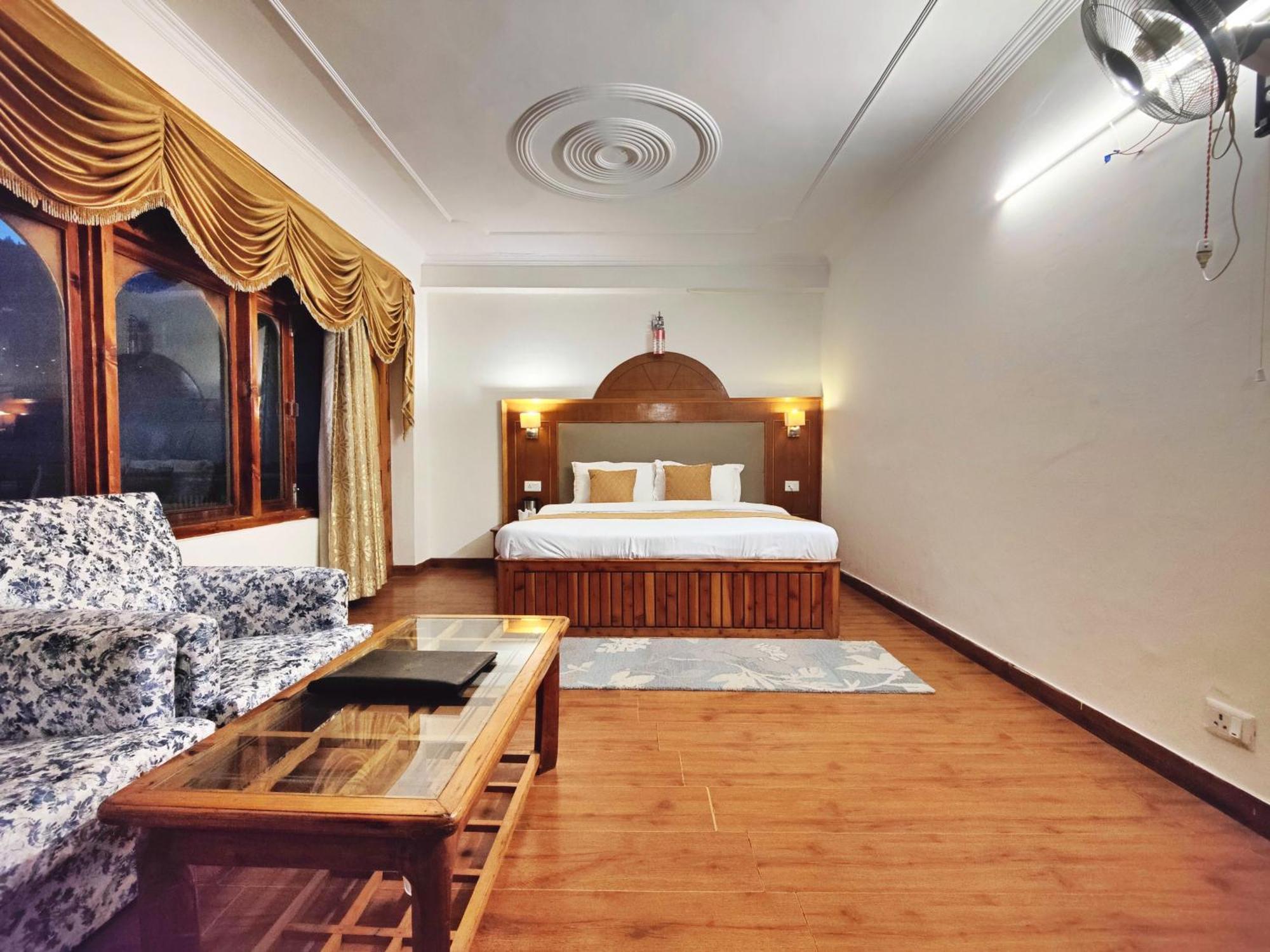 Surya International Hotel Manali Near Mall Road Exteriér fotografie