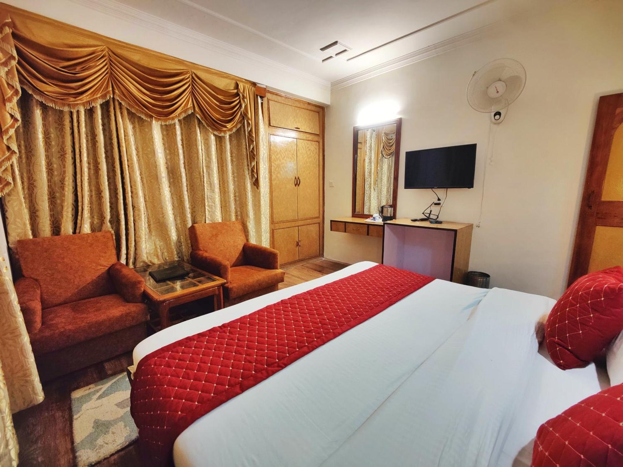 Surya International Hotel Manali Near Mall Road Exteriér fotografie