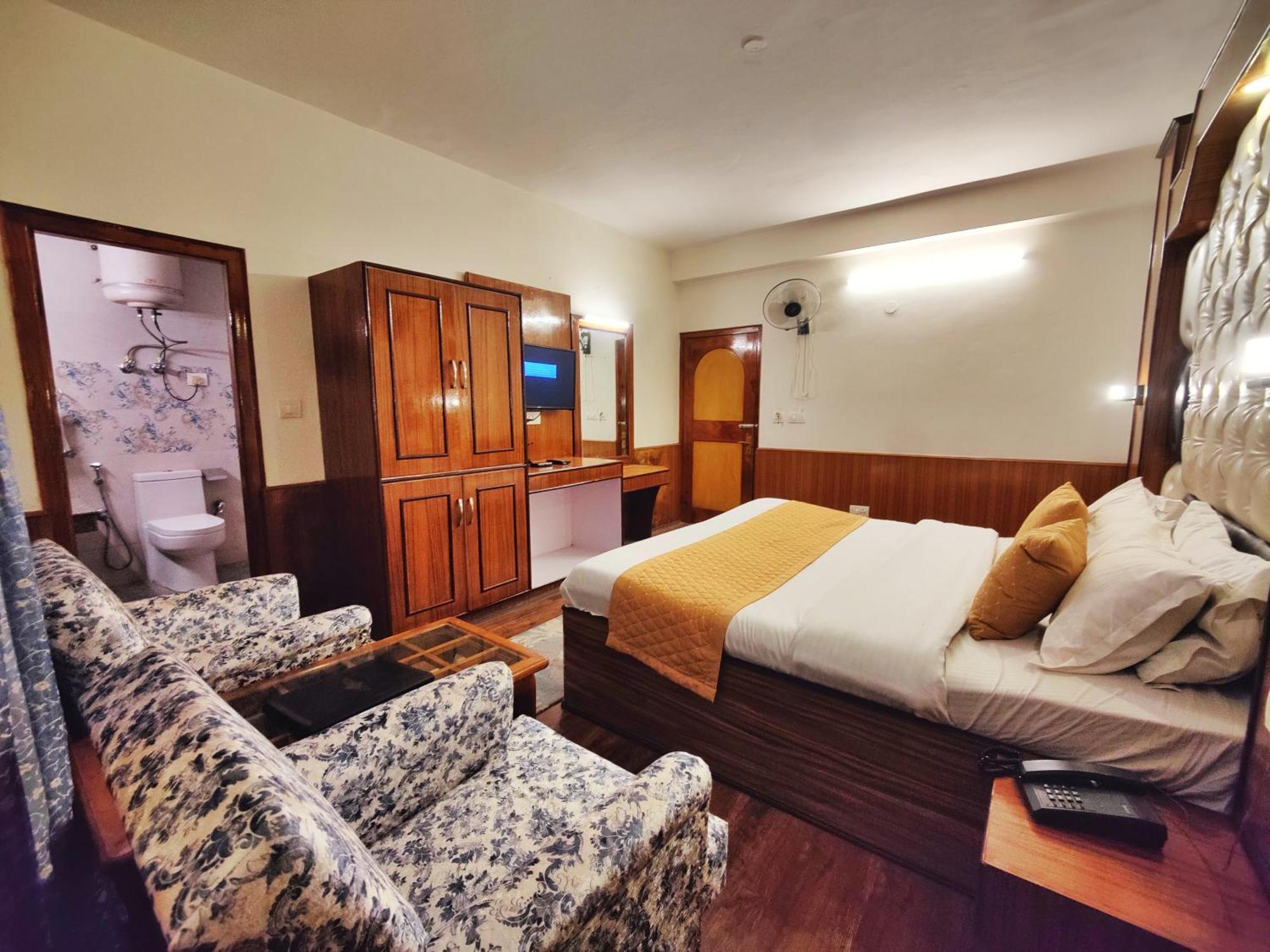 Surya International Hotel Manali Near Mall Road Exteriér fotografie