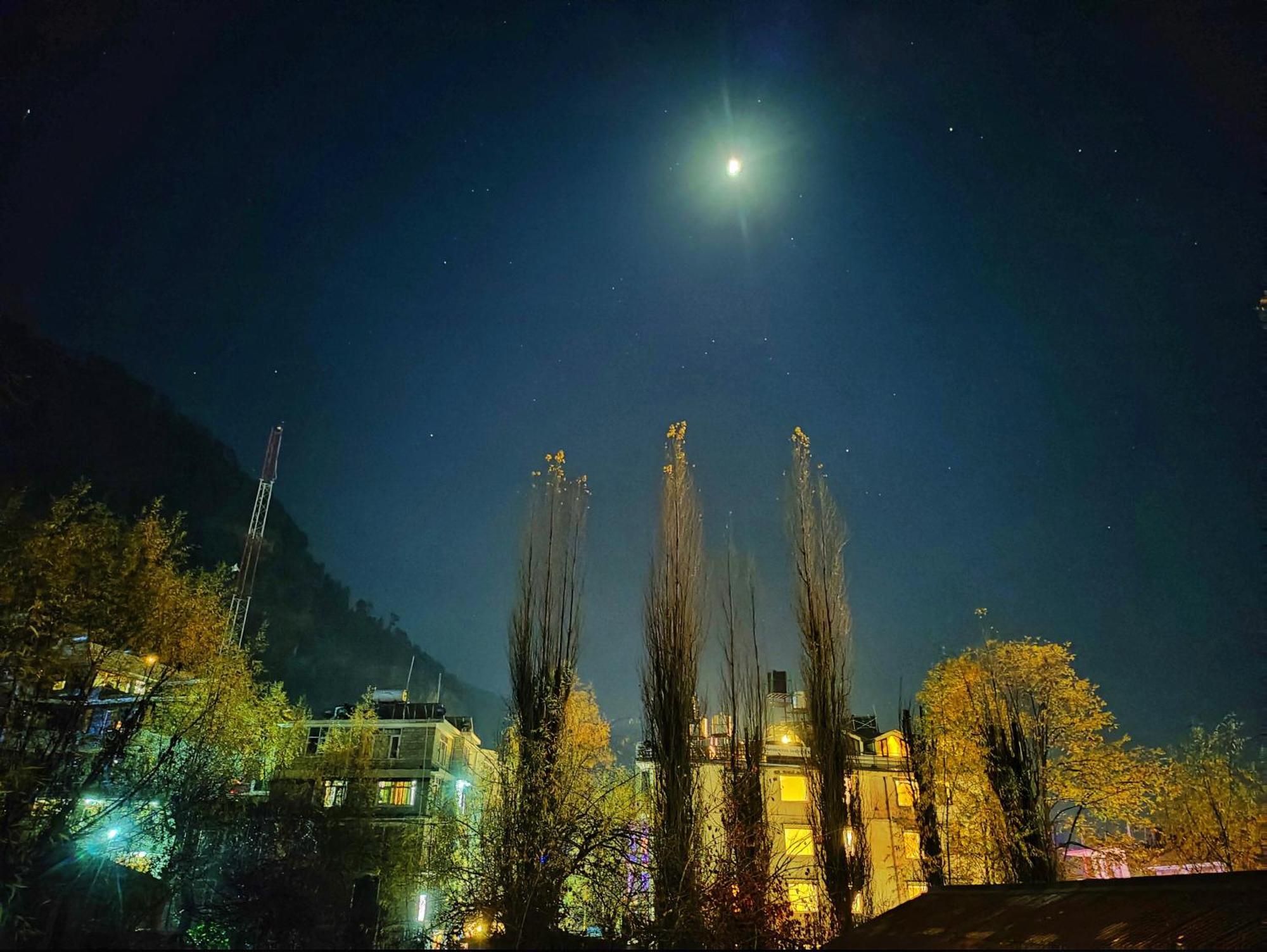 Surya International Hotel Manali Near Mall Road Exteriér fotografie