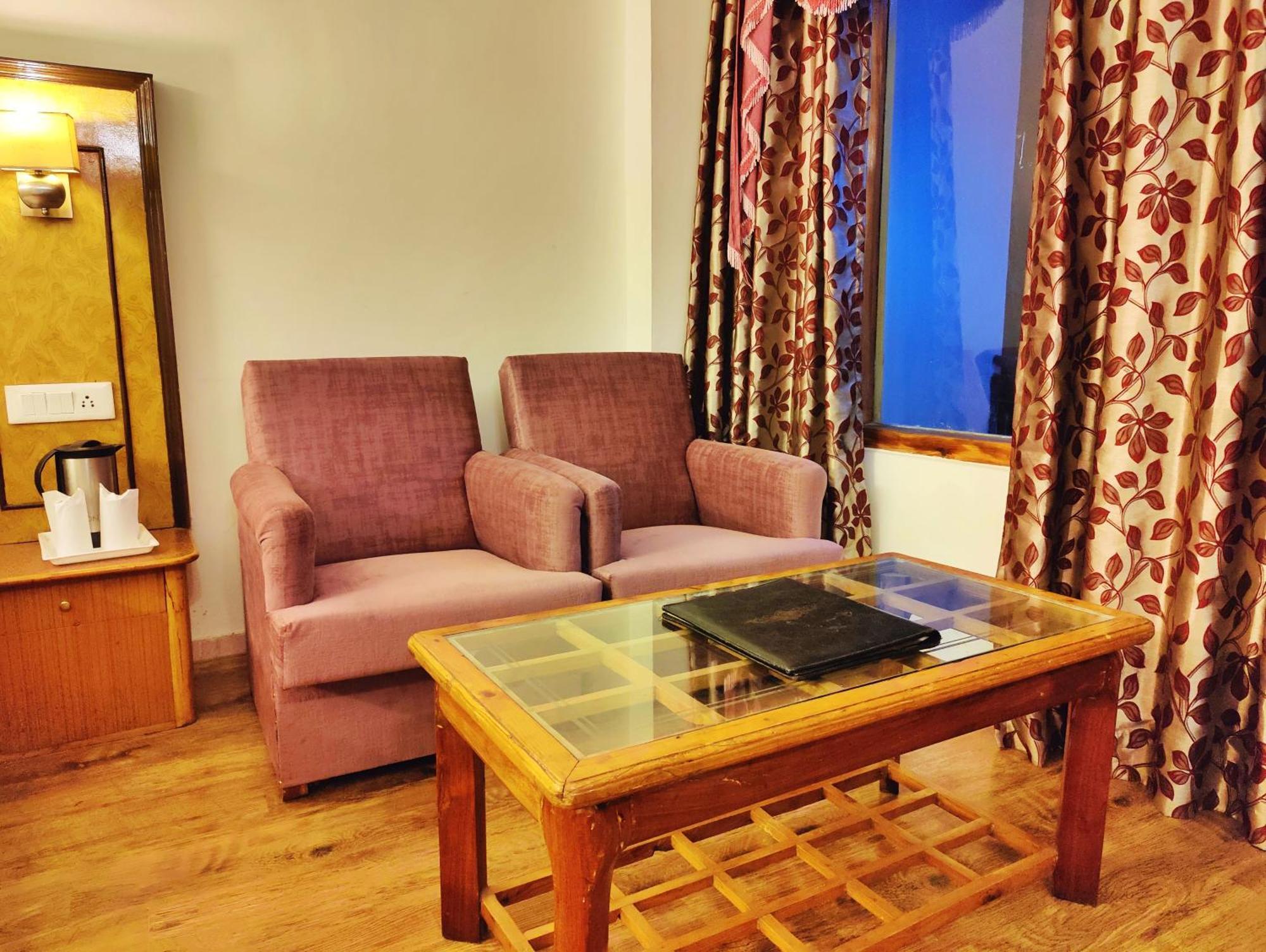 Surya International Hotel Manali Near Mall Road Exteriér fotografie