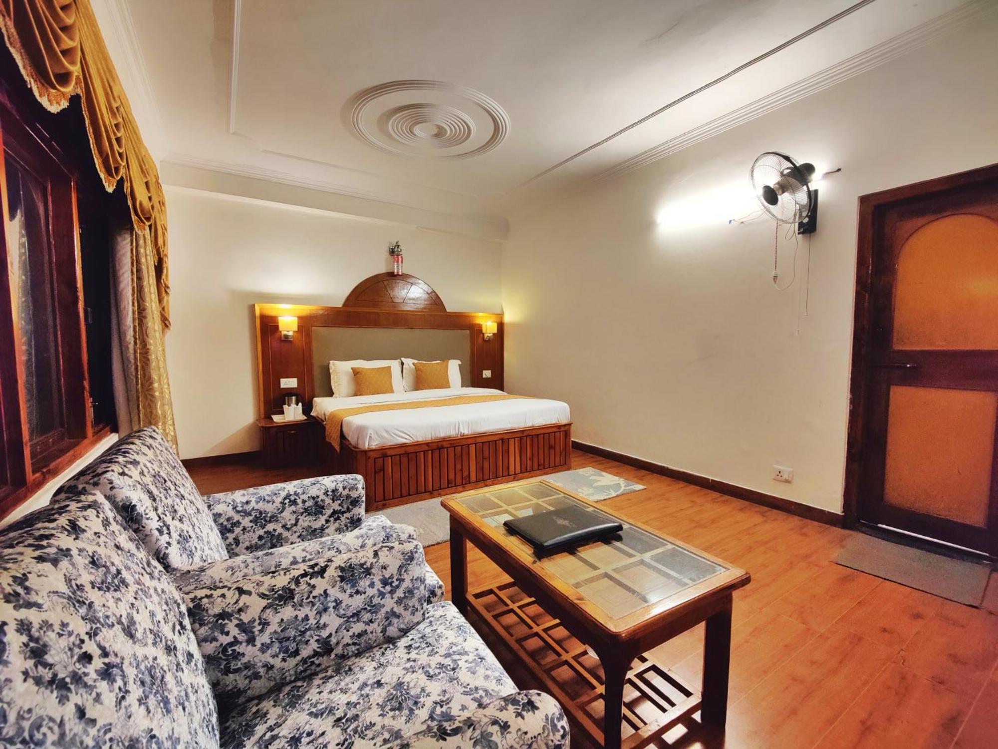 Surya International Hotel Manali Near Mall Road Exteriér fotografie