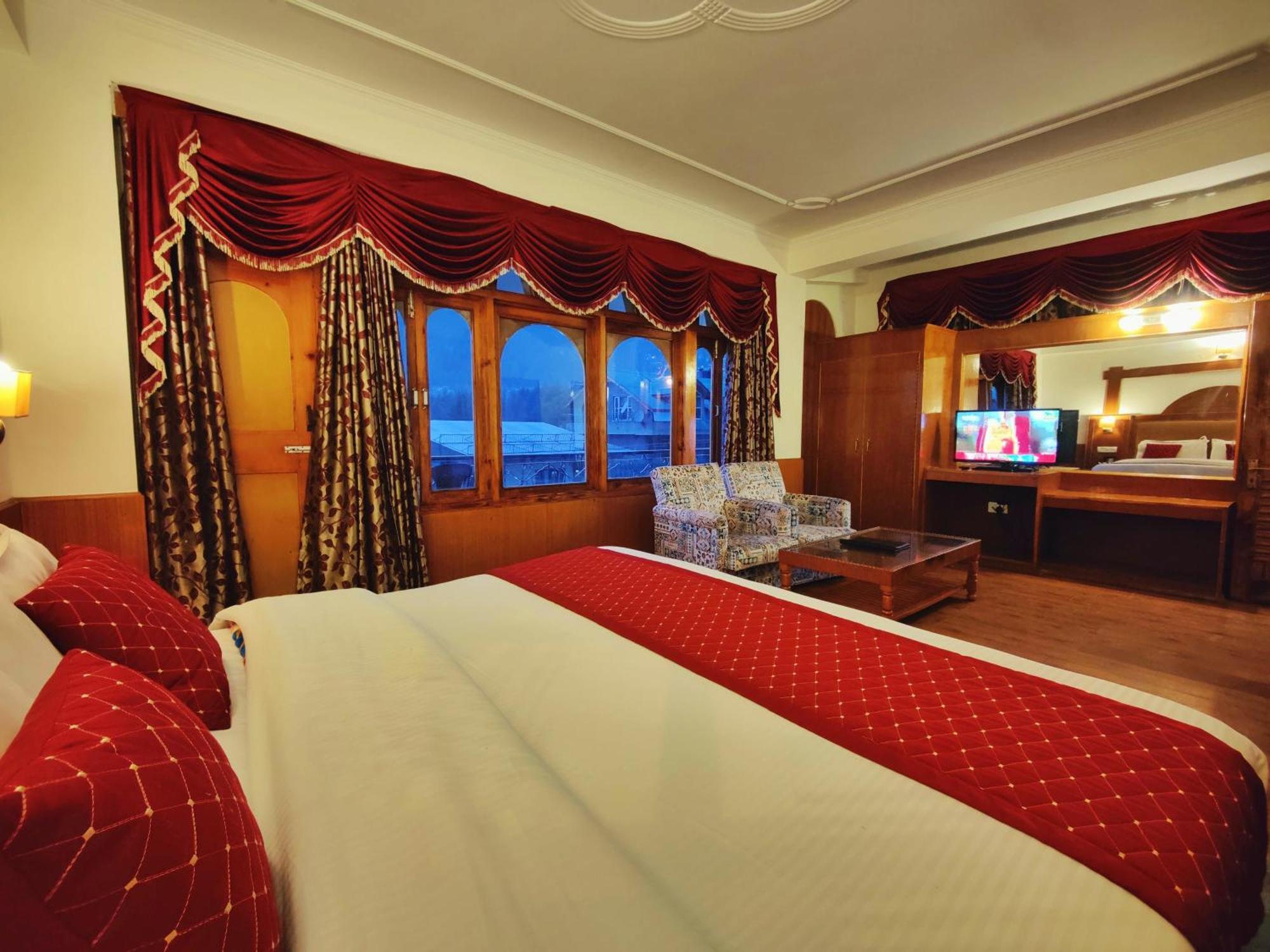 Surya International Hotel Manali Near Mall Road Exteriér fotografie