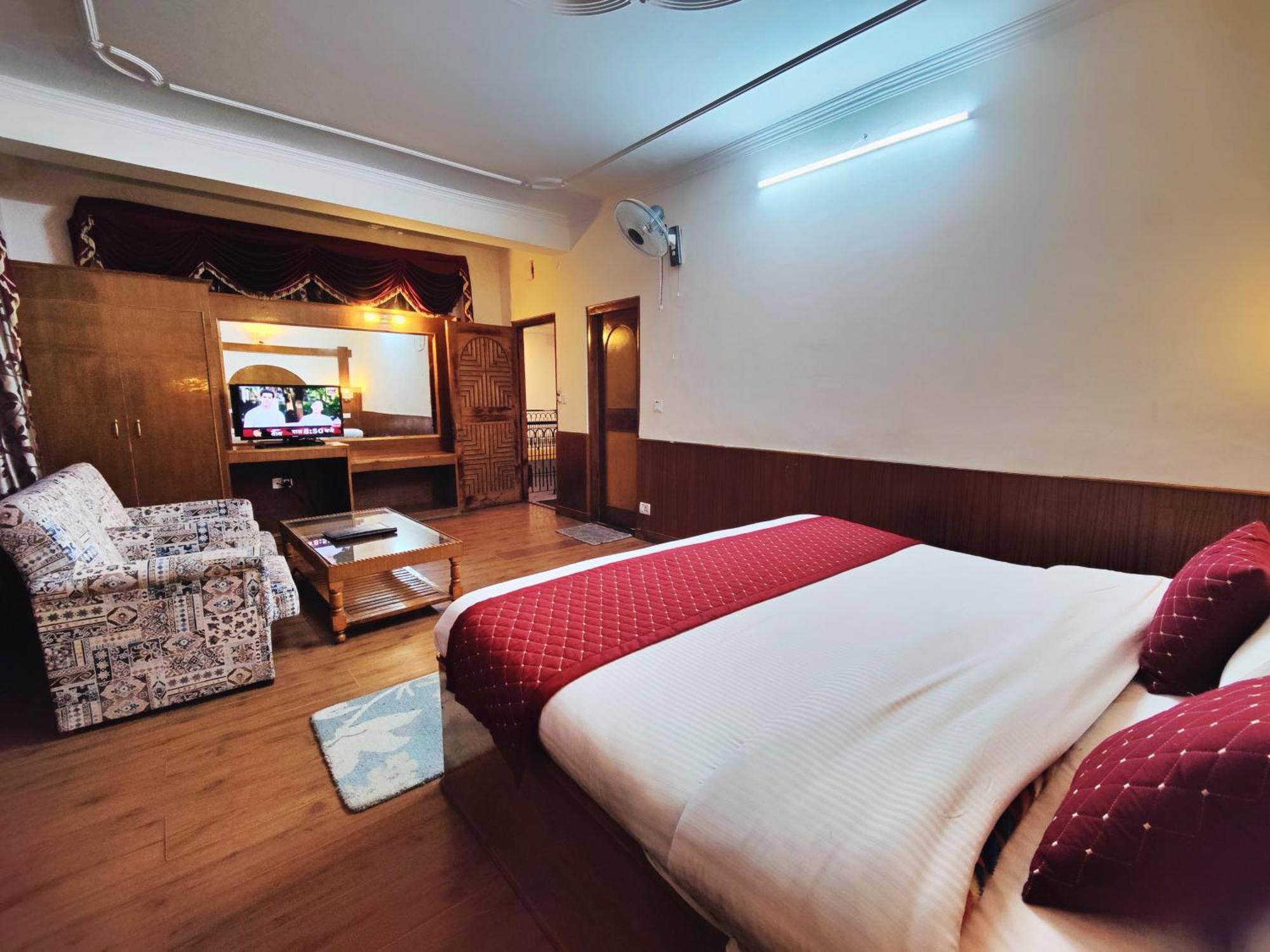 Surya International Hotel Manali Near Mall Road Exteriér fotografie