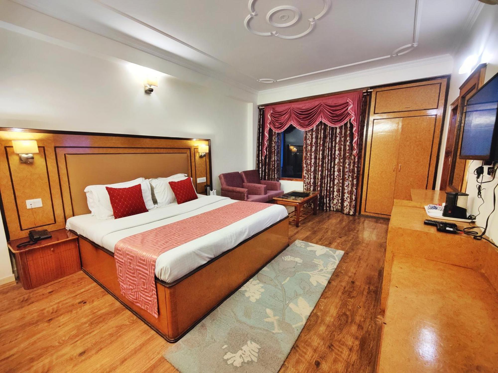 Surya International Hotel Manali Near Mall Road Exteriér fotografie