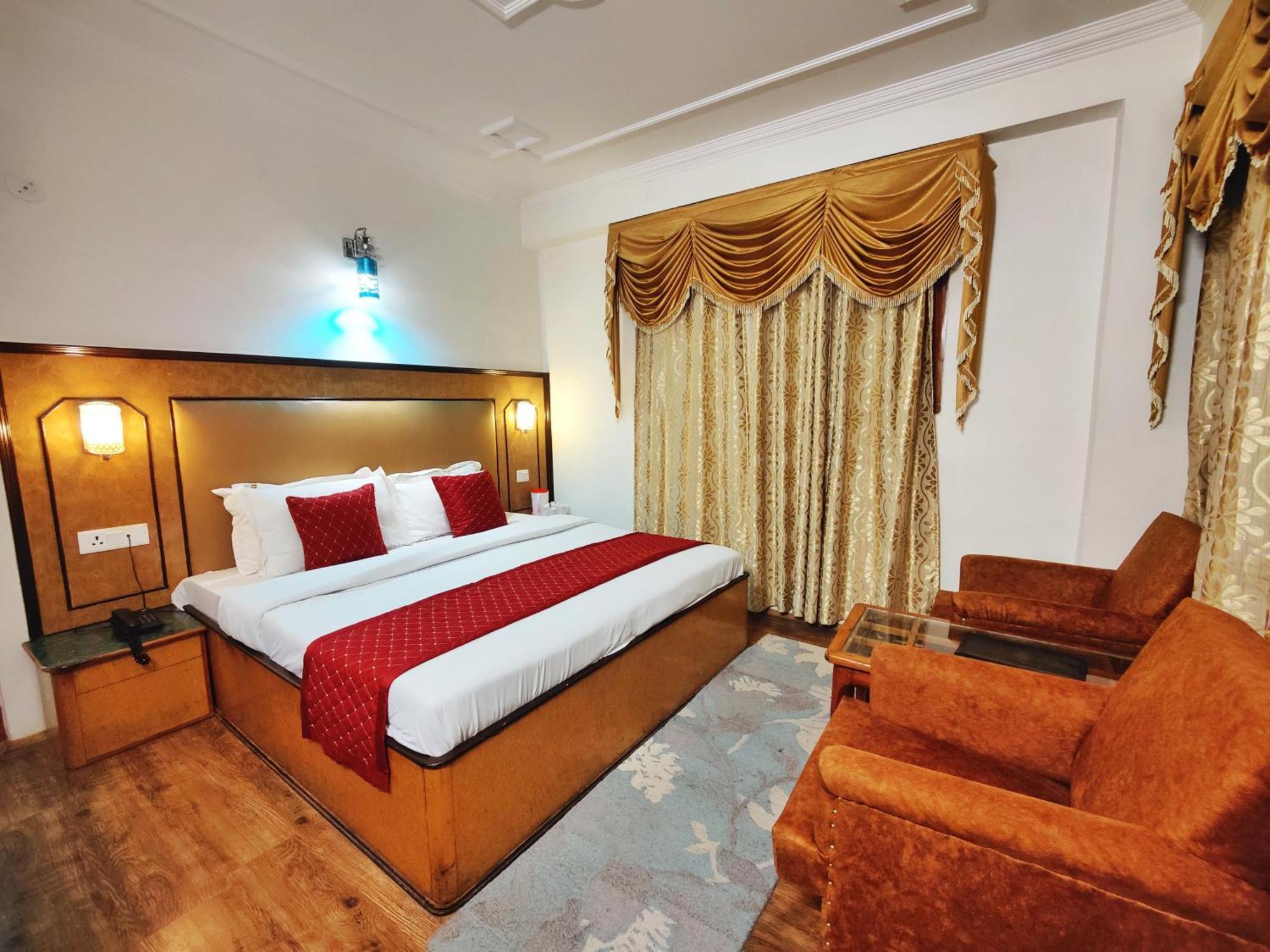 Surya International Hotel Manali Near Mall Road Exteriér fotografie