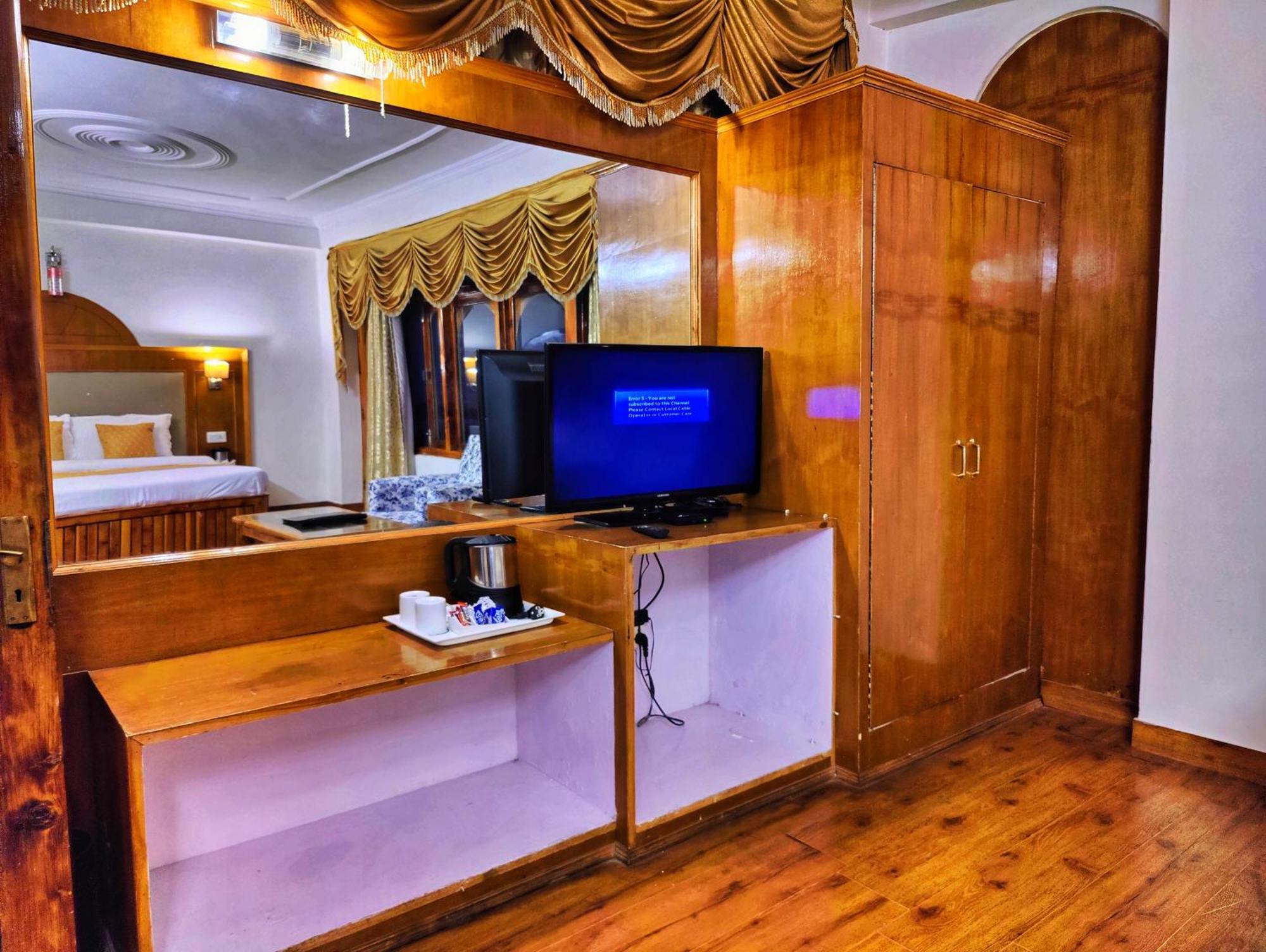 Surya International Hotel Manali Near Mall Road Exteriér fotografie