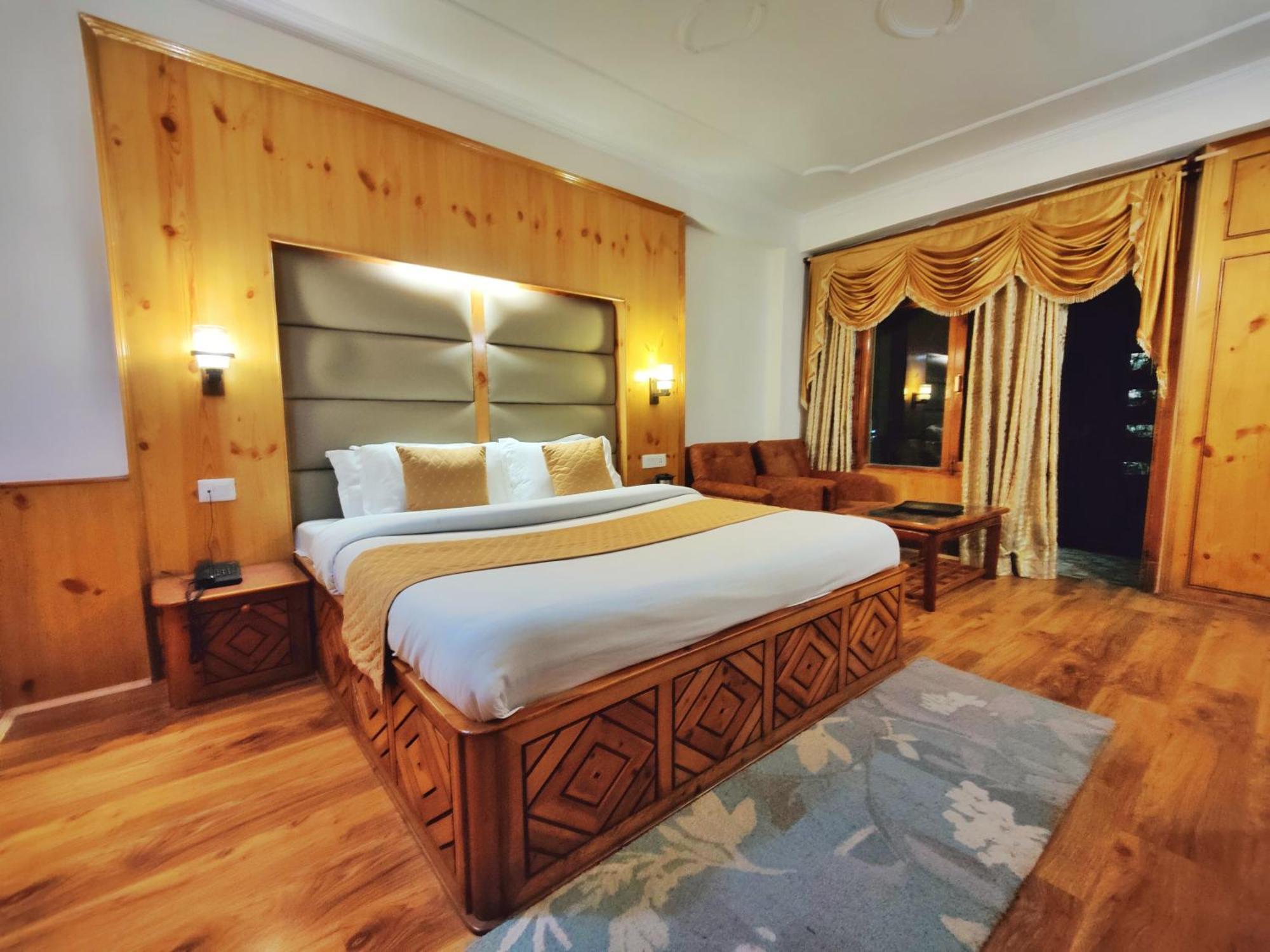 Surya International Hotel Manali Near Mall Road Exteriér fotografie