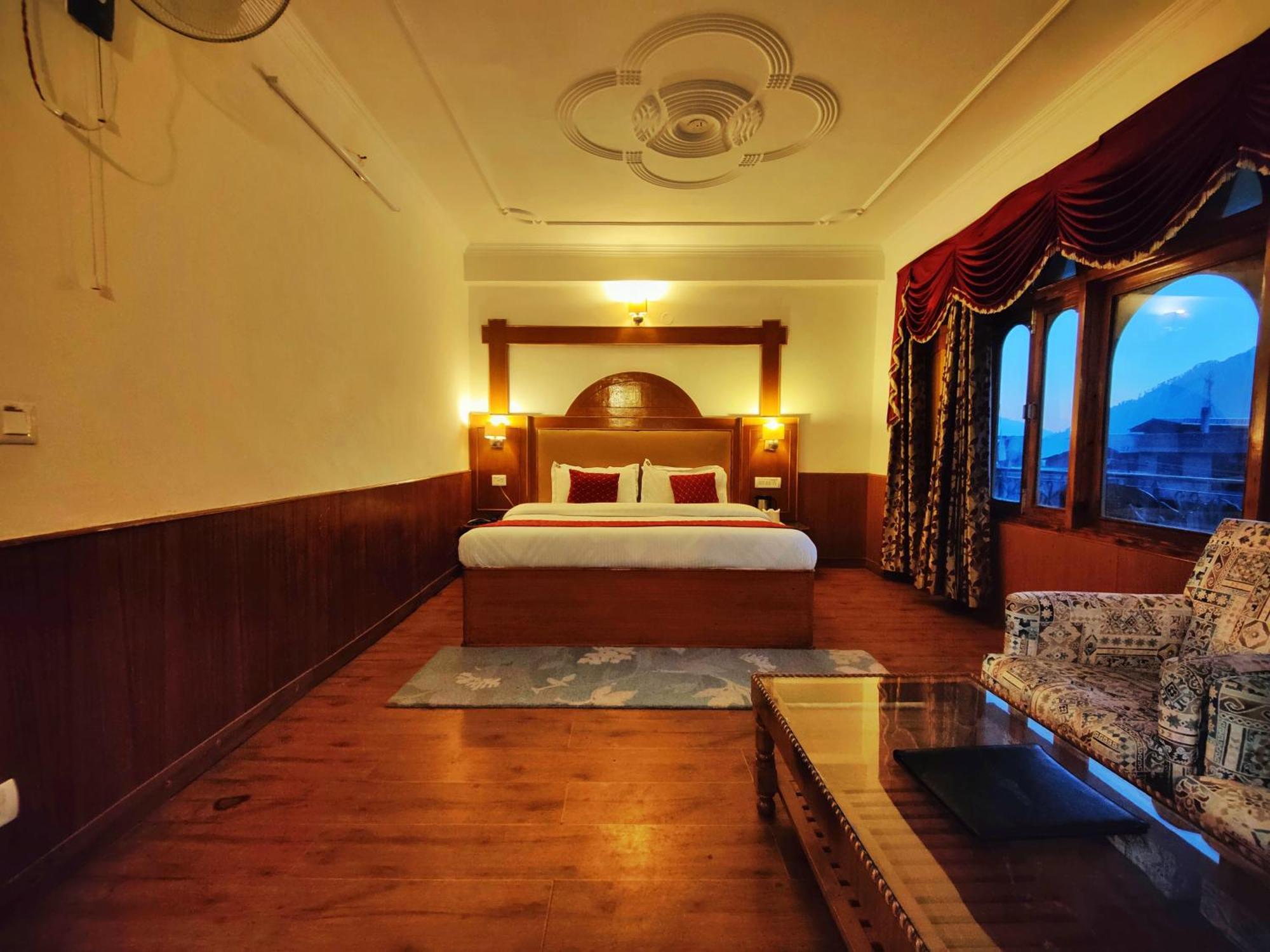 Surya International Hotel Manali Near Mall Road Exteriér fotografie