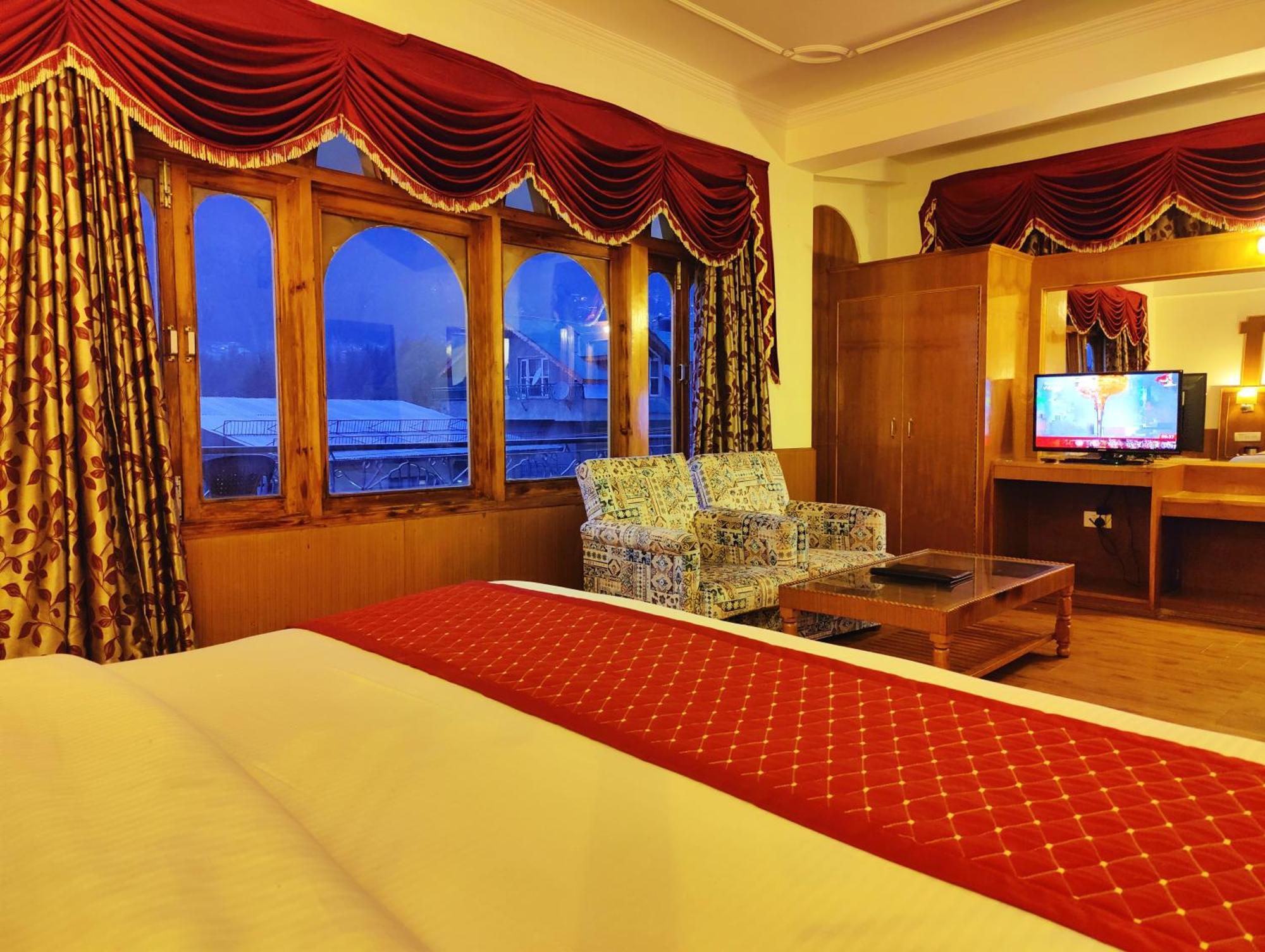 Surya International Hotel Manali Near Mall Road Exteriér fotografie