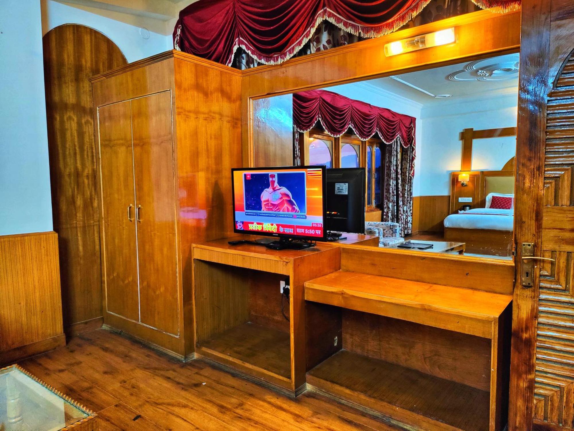 Surya International Hotel Manali Near Mall Road Exteriér fotografie