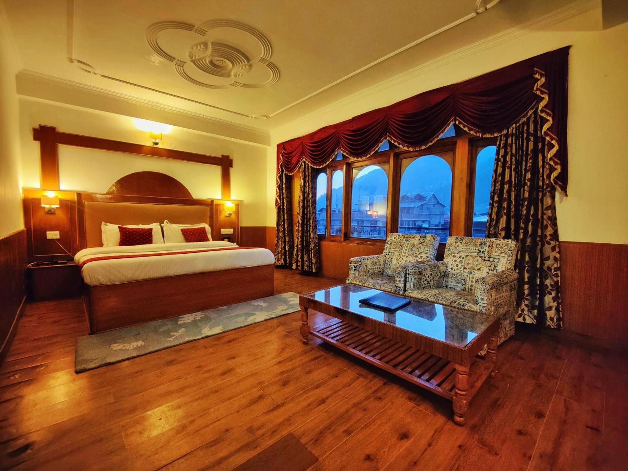 Surya International Hotel Manali Near Mall Road Exteriér fotografie