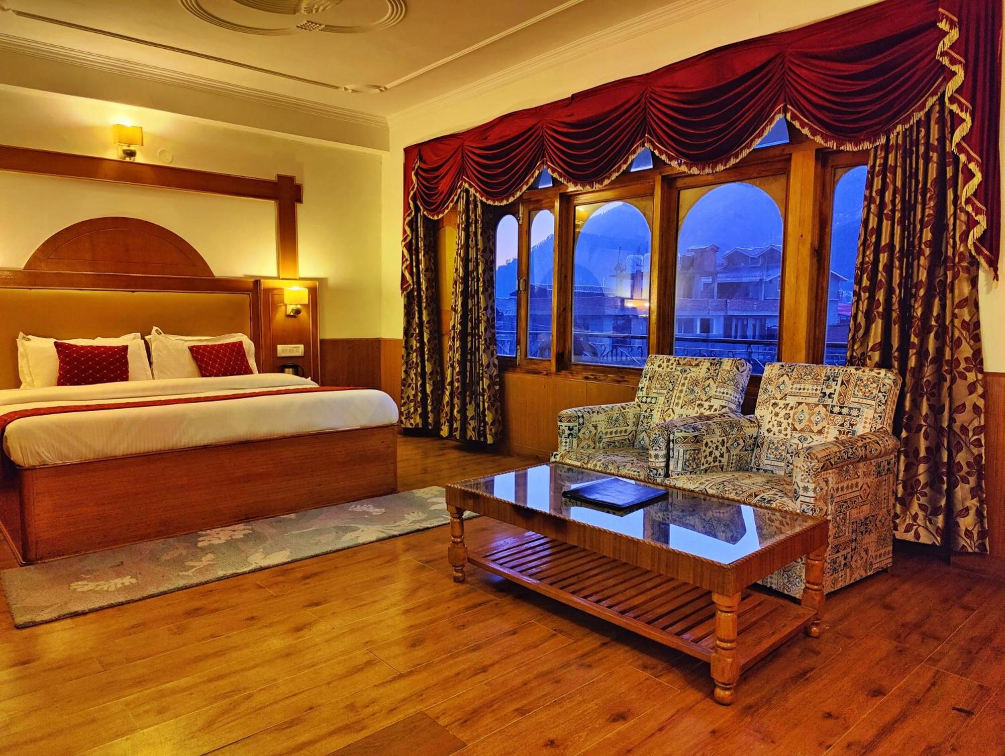Surya International Hotel Manali Near Mall Road Exteriér fotografie