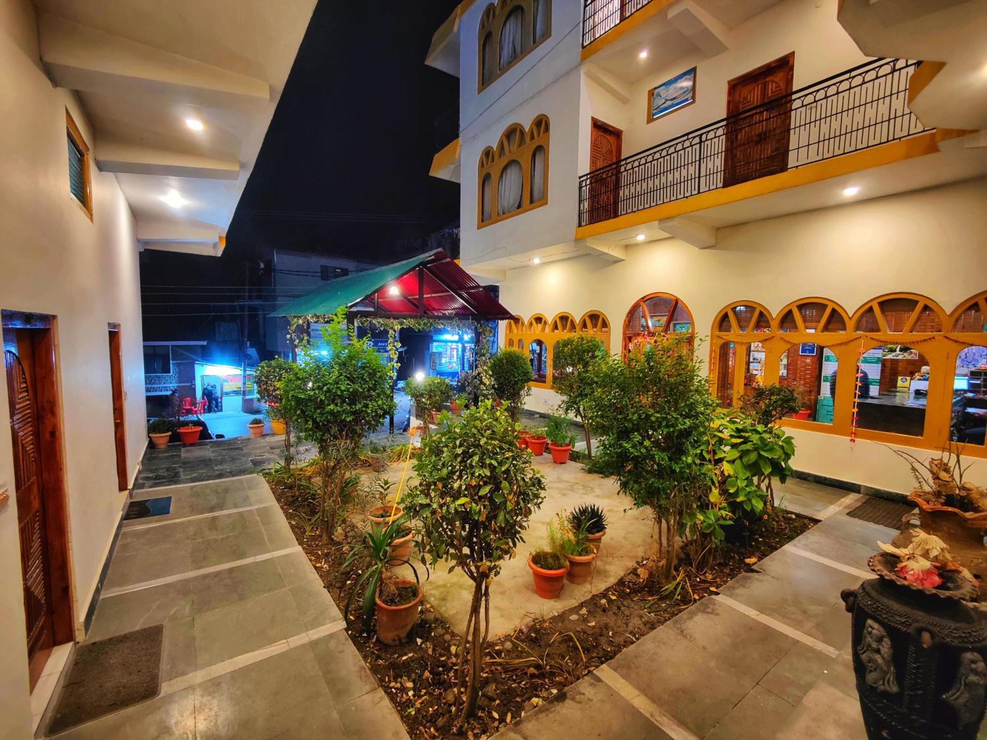 Surya International Hotel Manali Near Mall Road Exteriér fotografie