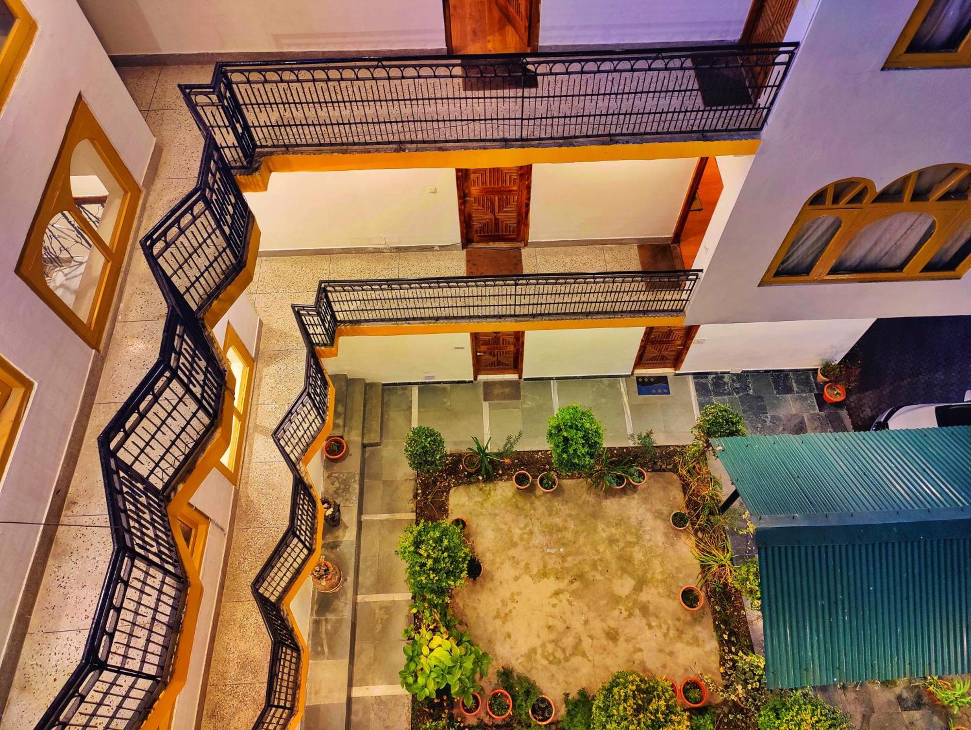 Surya International Hotel Manali Near Mall Road Exteriér fotografie